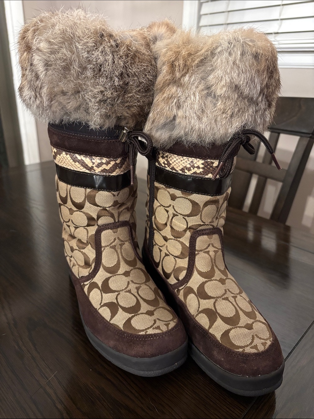 Coach Lorna Signature Monogram Fur Trim Winter Snow Boots Brown Size 9